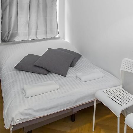 Metro Centrum Guest Rooms Warschau Exterior foto