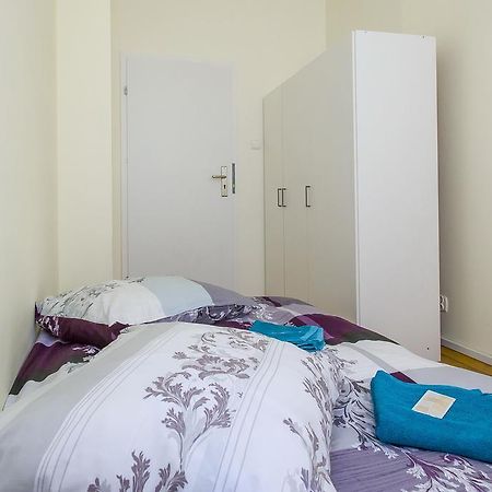 Metro Centrum Guest Rooms Warschau Exterior foto