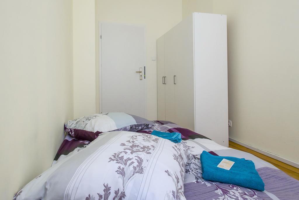 Metro Centrum Guest Rooms Warschau Exterior foto